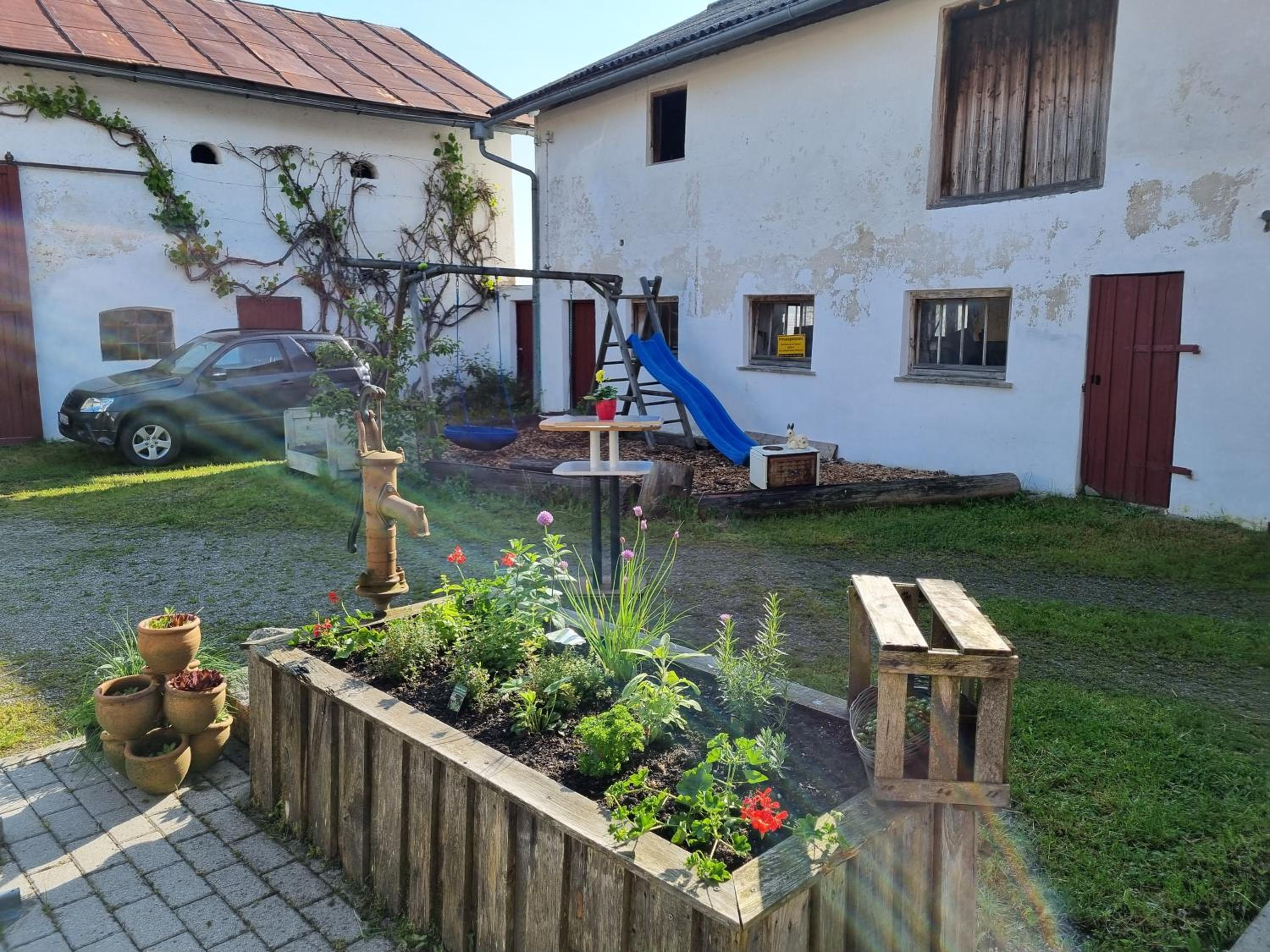 Ferienhaus Ederhof - Idyllischer Vierseithof, kinder- und hundefreundlich, Referenzen auf FeWo-direkt nachlesbar