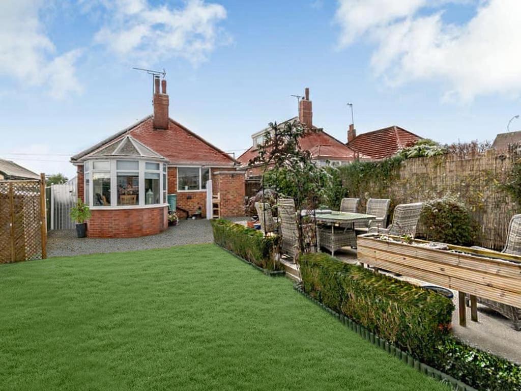 Bungalow In Hornsea Near Sea With Garden view 2