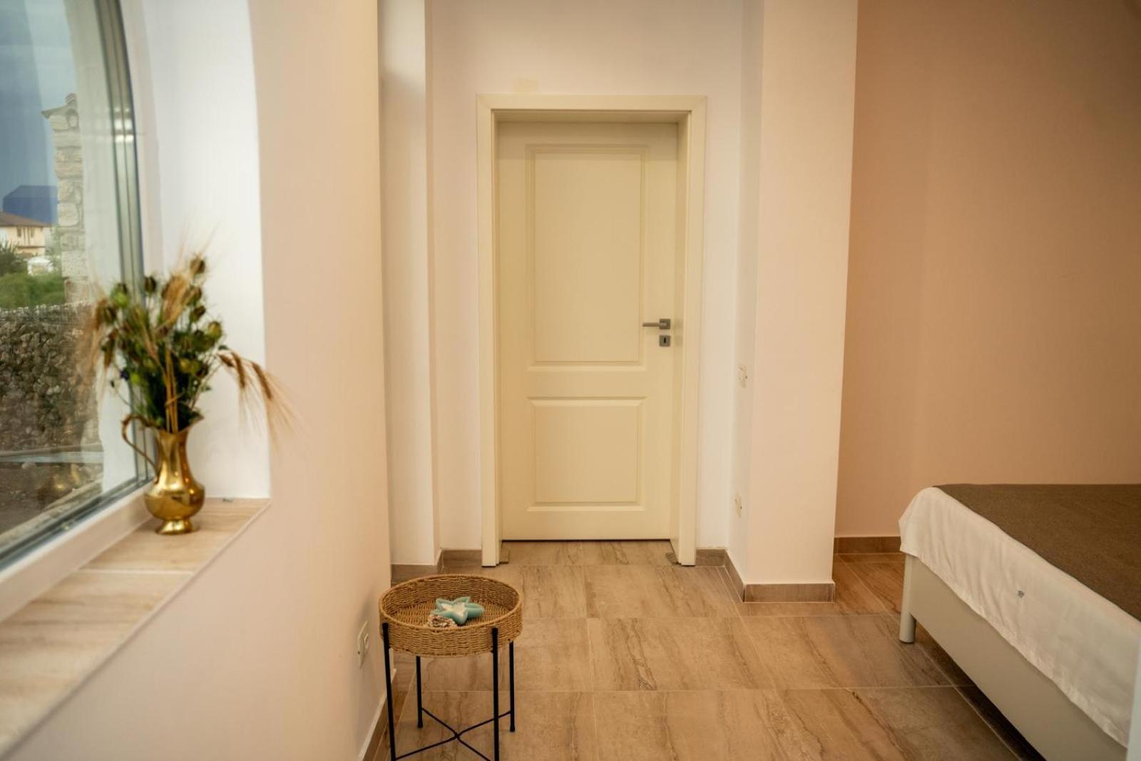 Halta Pescăruş Accommodation