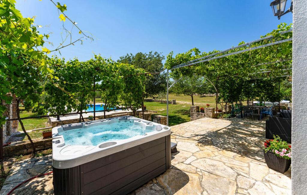 Villa Mandorla with private pool