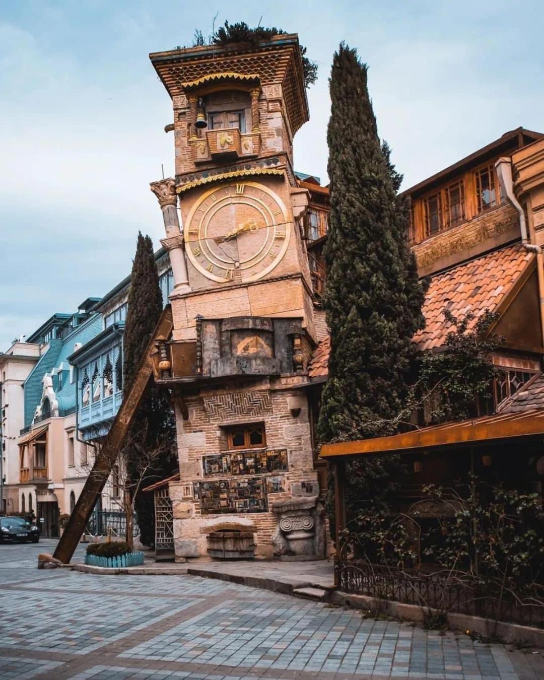 Corner in old Tbilisi view 4