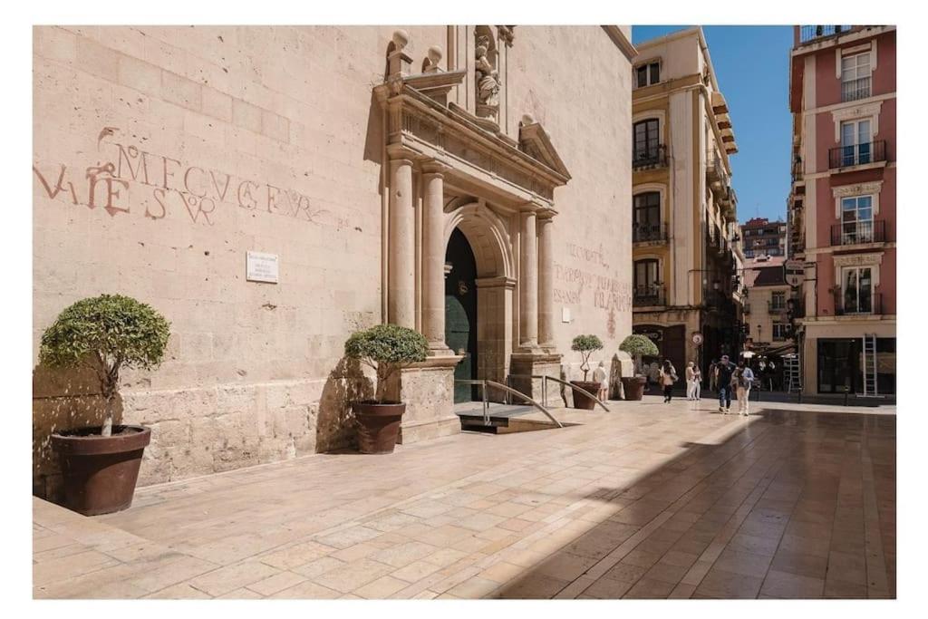 Charming Flat at Historic Centre & short walk to Beach view 5