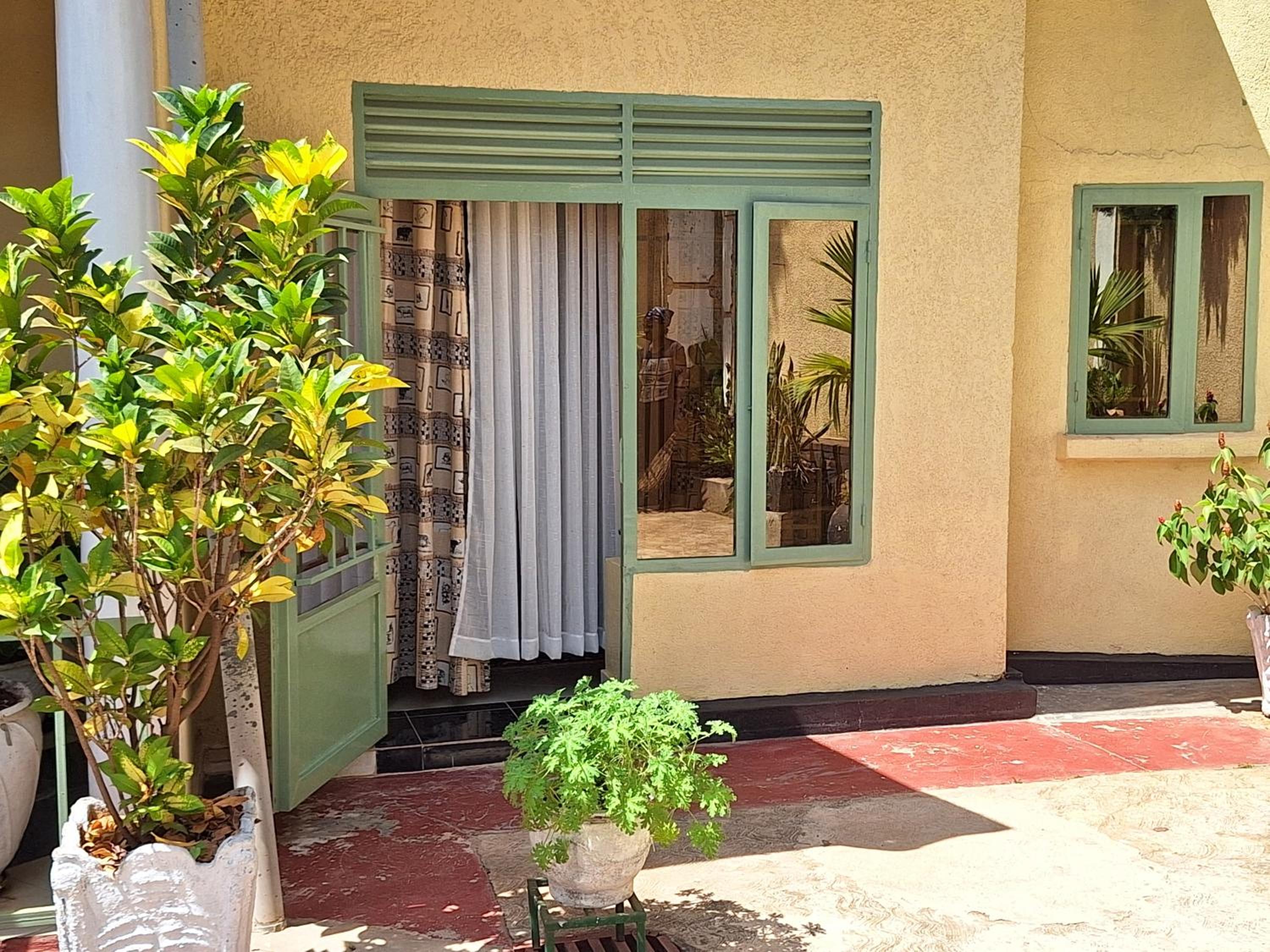 Nice and quiet studio in Niboye view 3