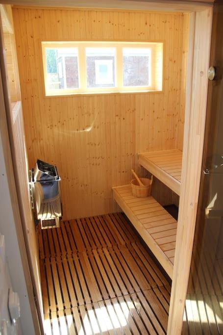 Høystandard feriehytte, Utendørs boblebad, sauna view 2