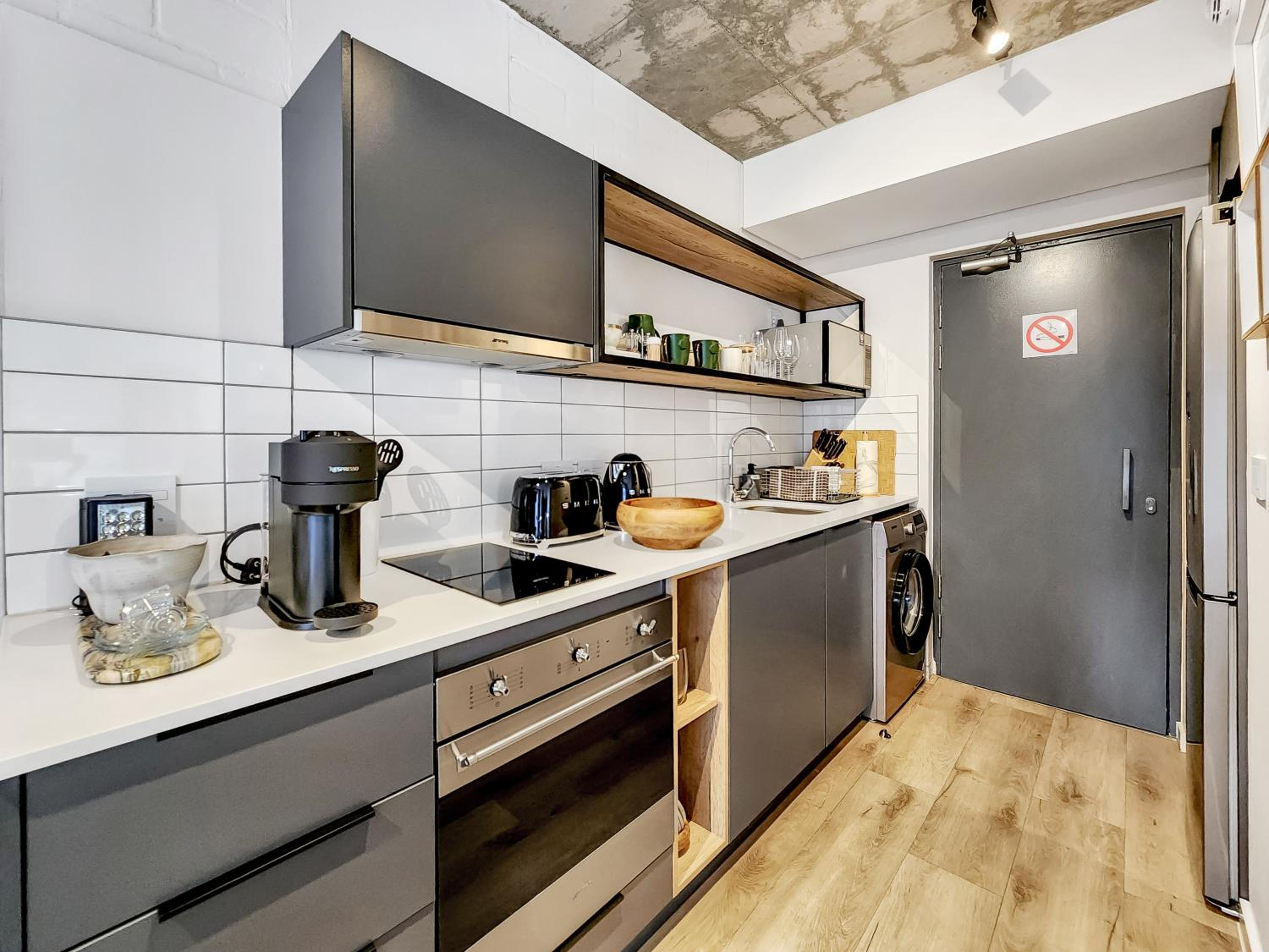 Botique Home in Vibrant Sea Point view 3