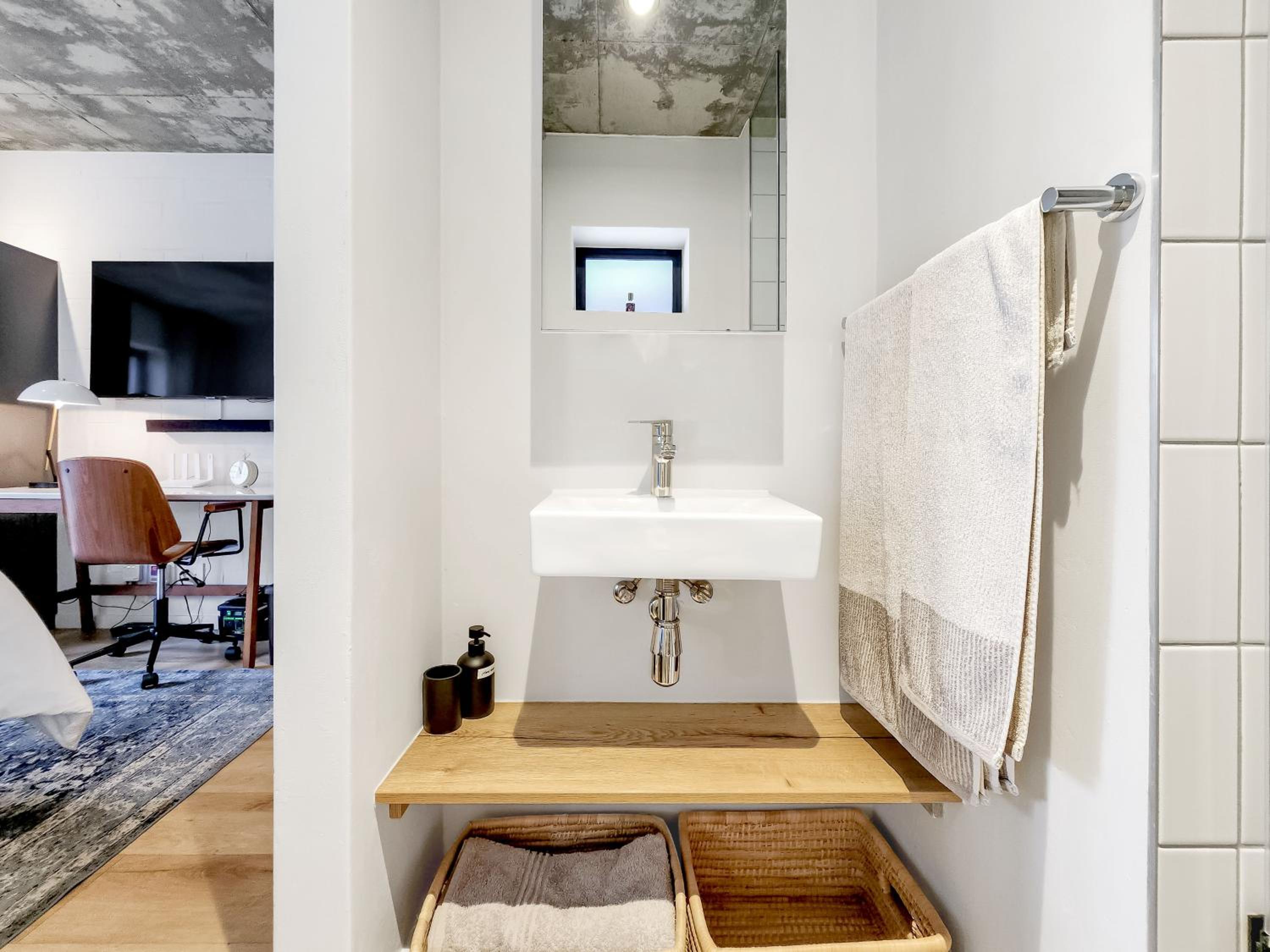 Botique Home in Vibrant Sea Point view 4