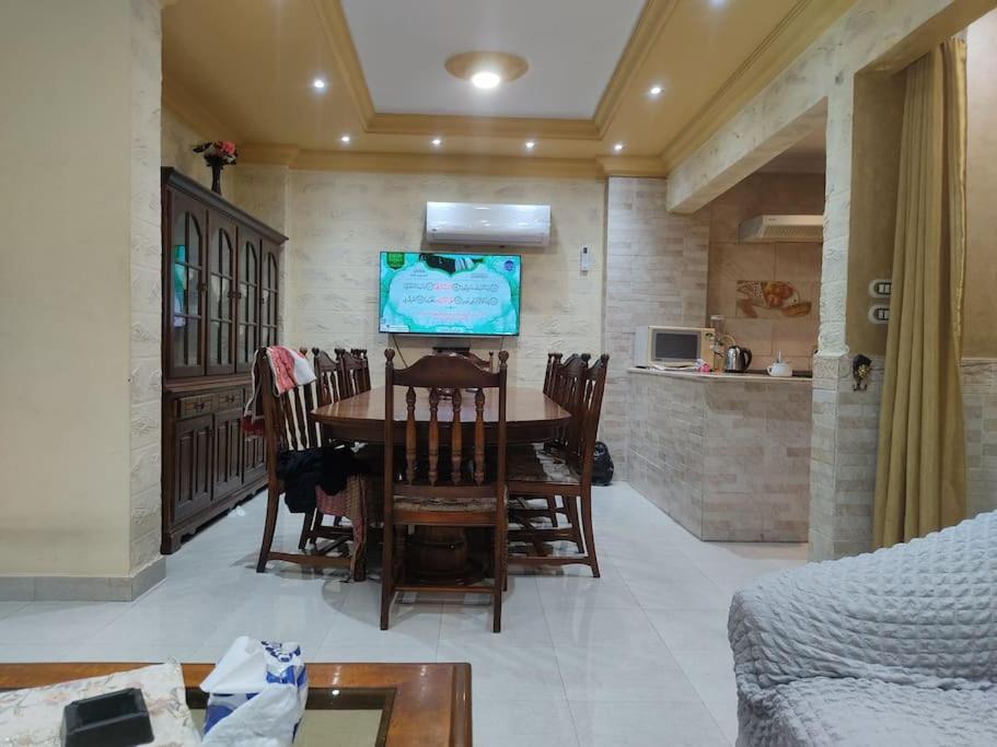 Doqi apartment 3 rooms 2 bathroom WiFi near Nile
