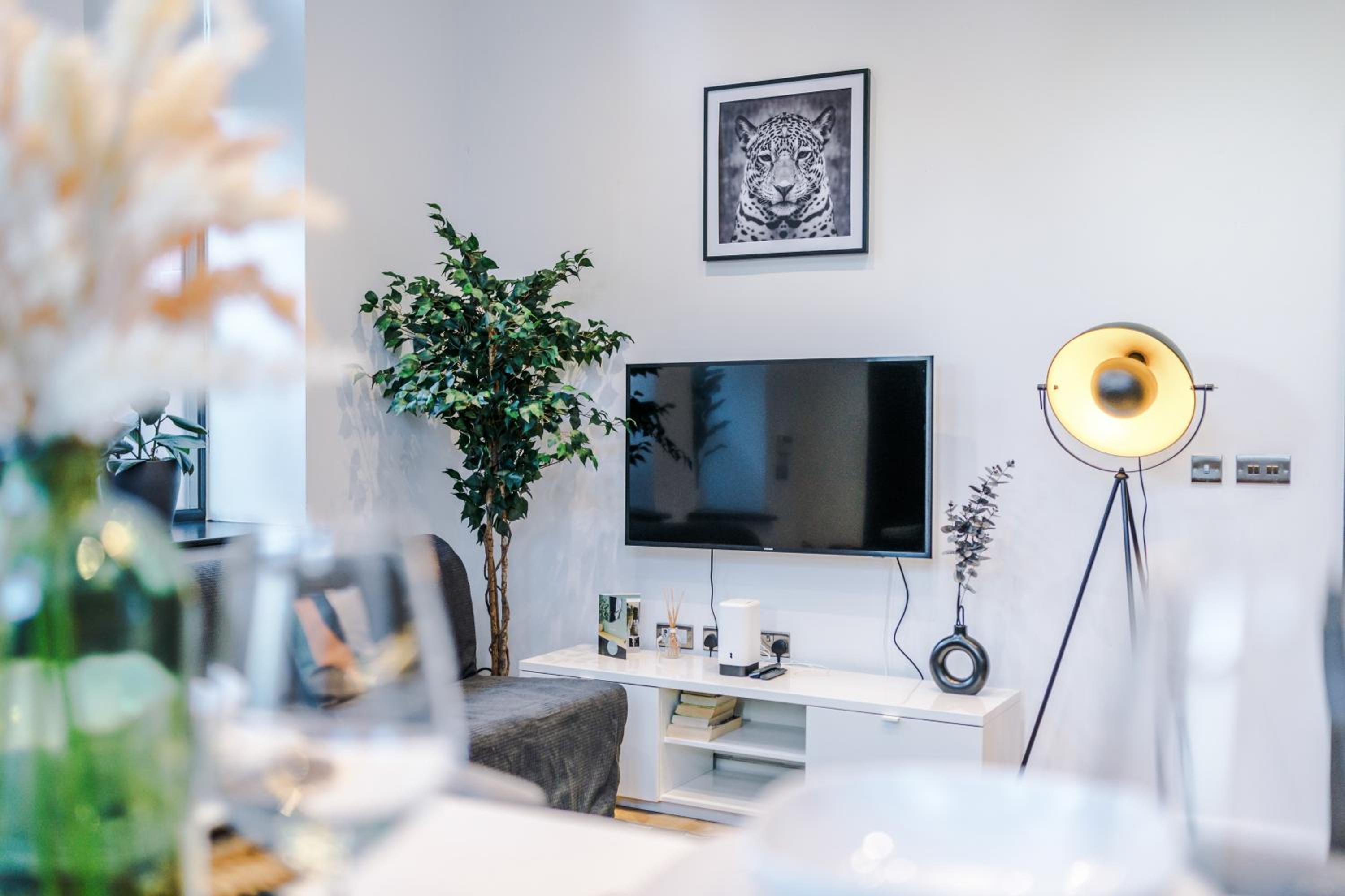 2025 Traveler Award Winner - Gorgeous Central Flat in Leeds Ideal for Long Stay