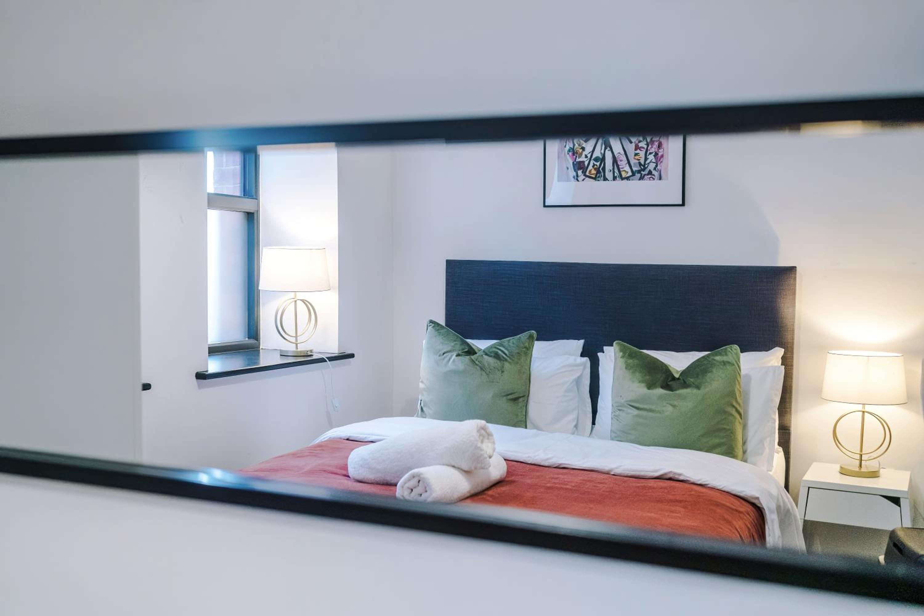 2025 Traveler Award Winner - Gorgeous Central Flat in Leeds Ideal for Long Stay