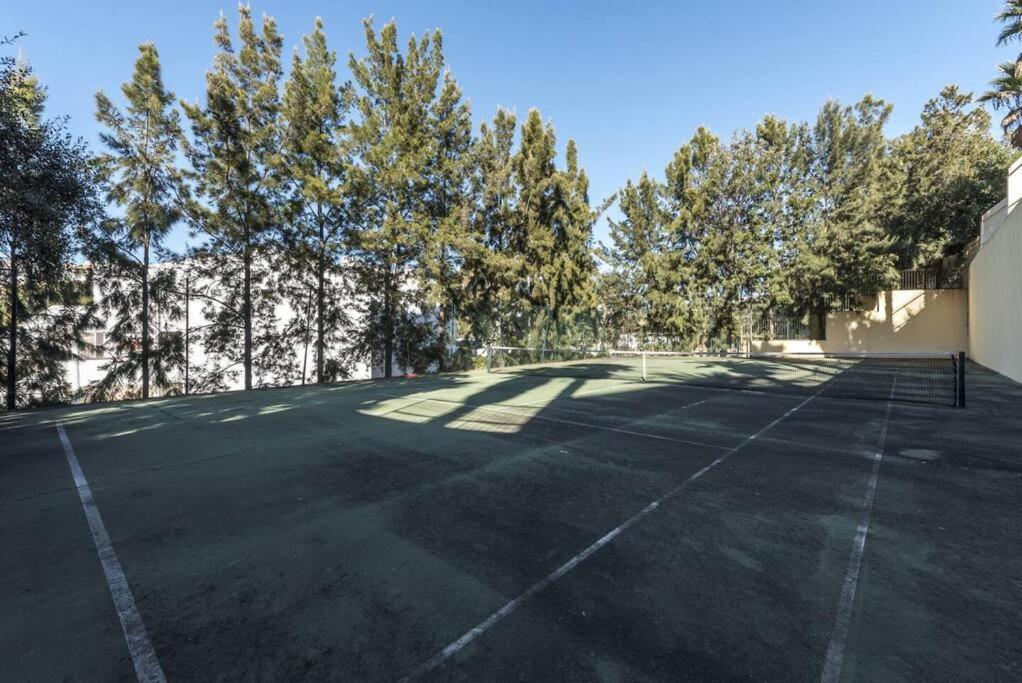 Beach Front Luxury T1 Apt Pools Garage Tennis view 3