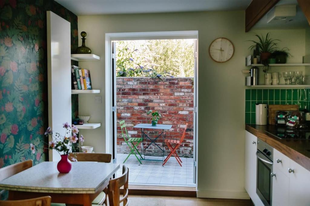 Oxford Vacations - Cute 1 bed Townhouse in Jericho - Property Image 9