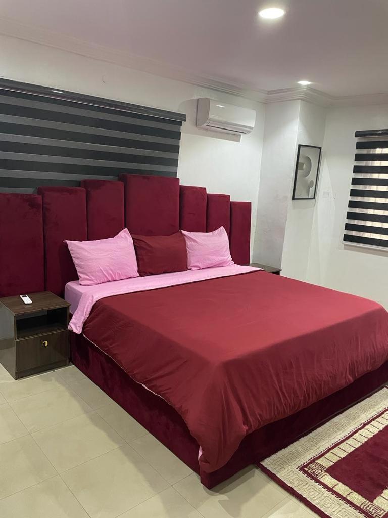 HOME-AWAY APARTMENTs
