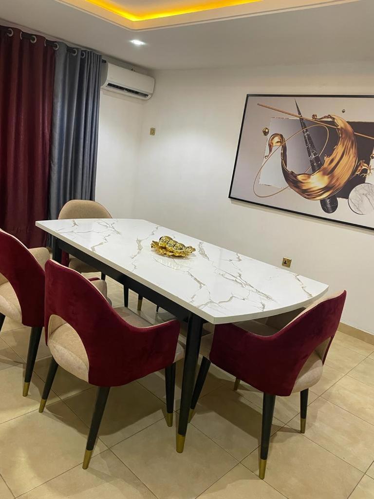 HOME-AWAY APARTMENTs