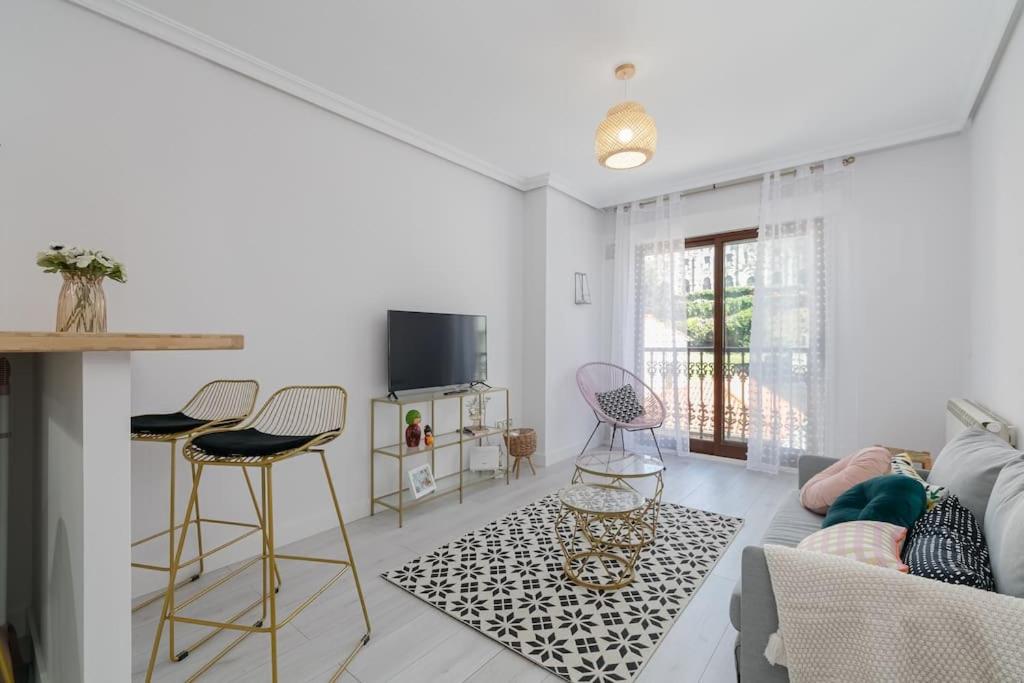 Balcón al encanto con parking by CABANA Rentals