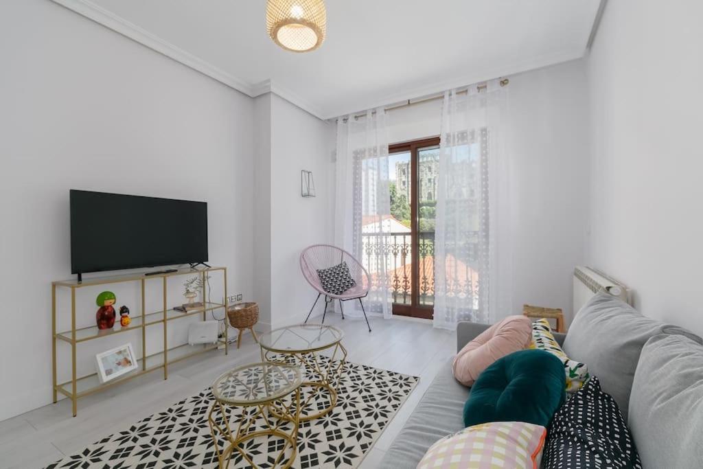 Balcón al encanto con parking by CABANA Rentals