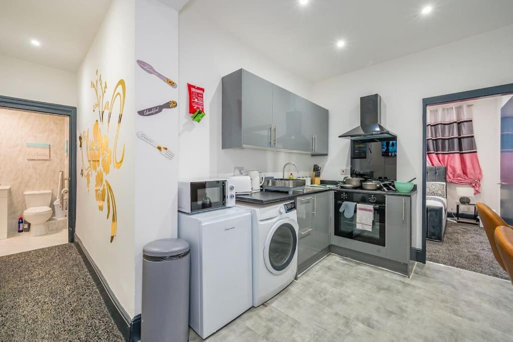 -F19GH- For relaxed & Cosy stay,Free Parking,WiFi view 3