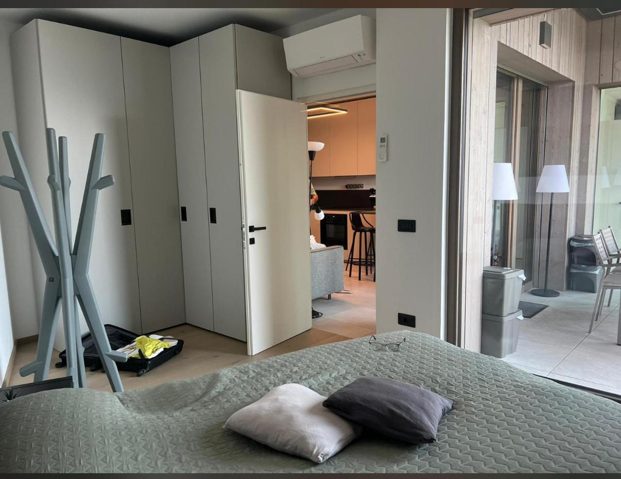 3 Zimmer Apartment am Gardasee mit traumhaften Seeblick und Pool in Torri del Benaco view 5