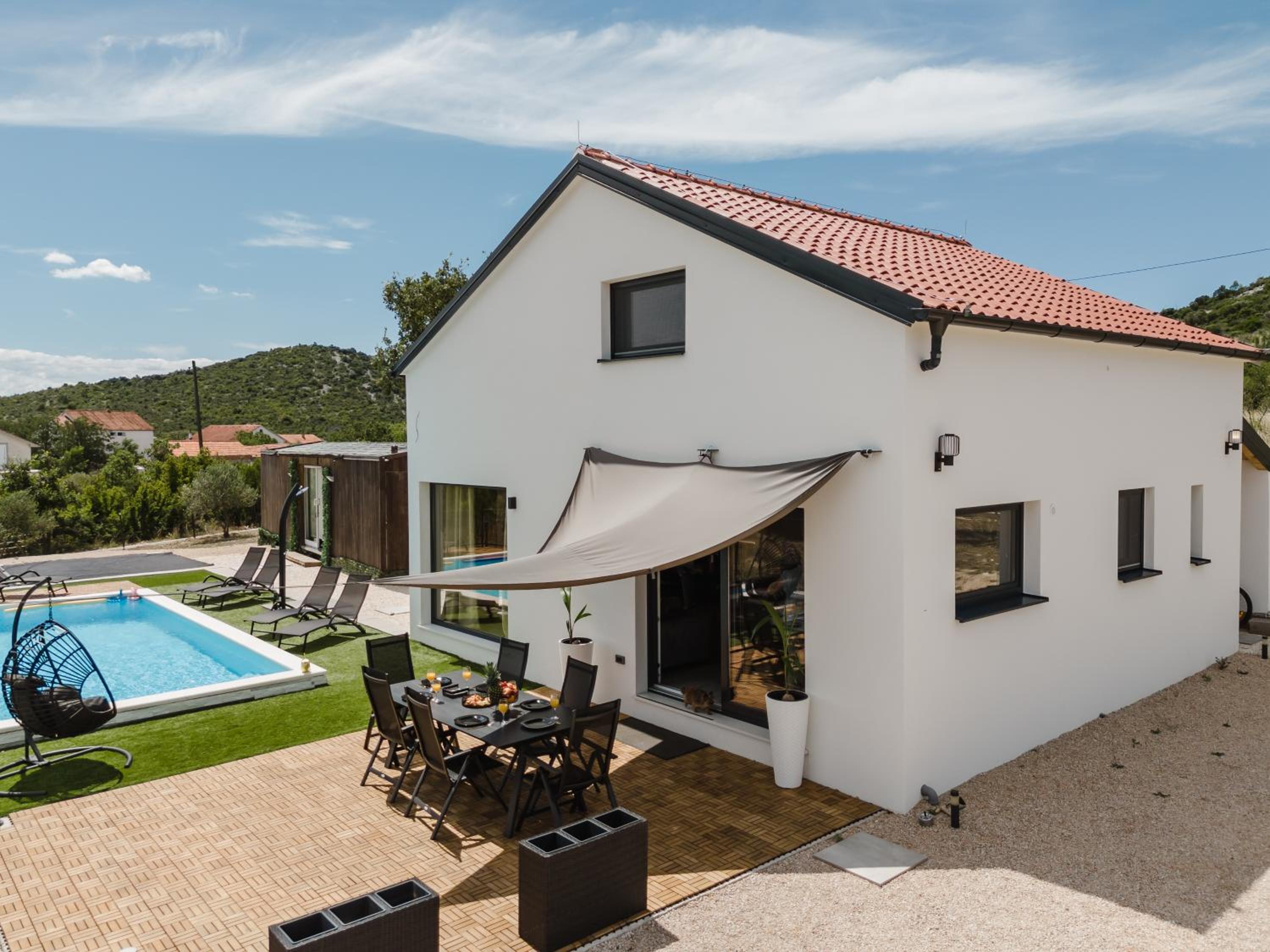 Luxury Villa The Rock view 3
