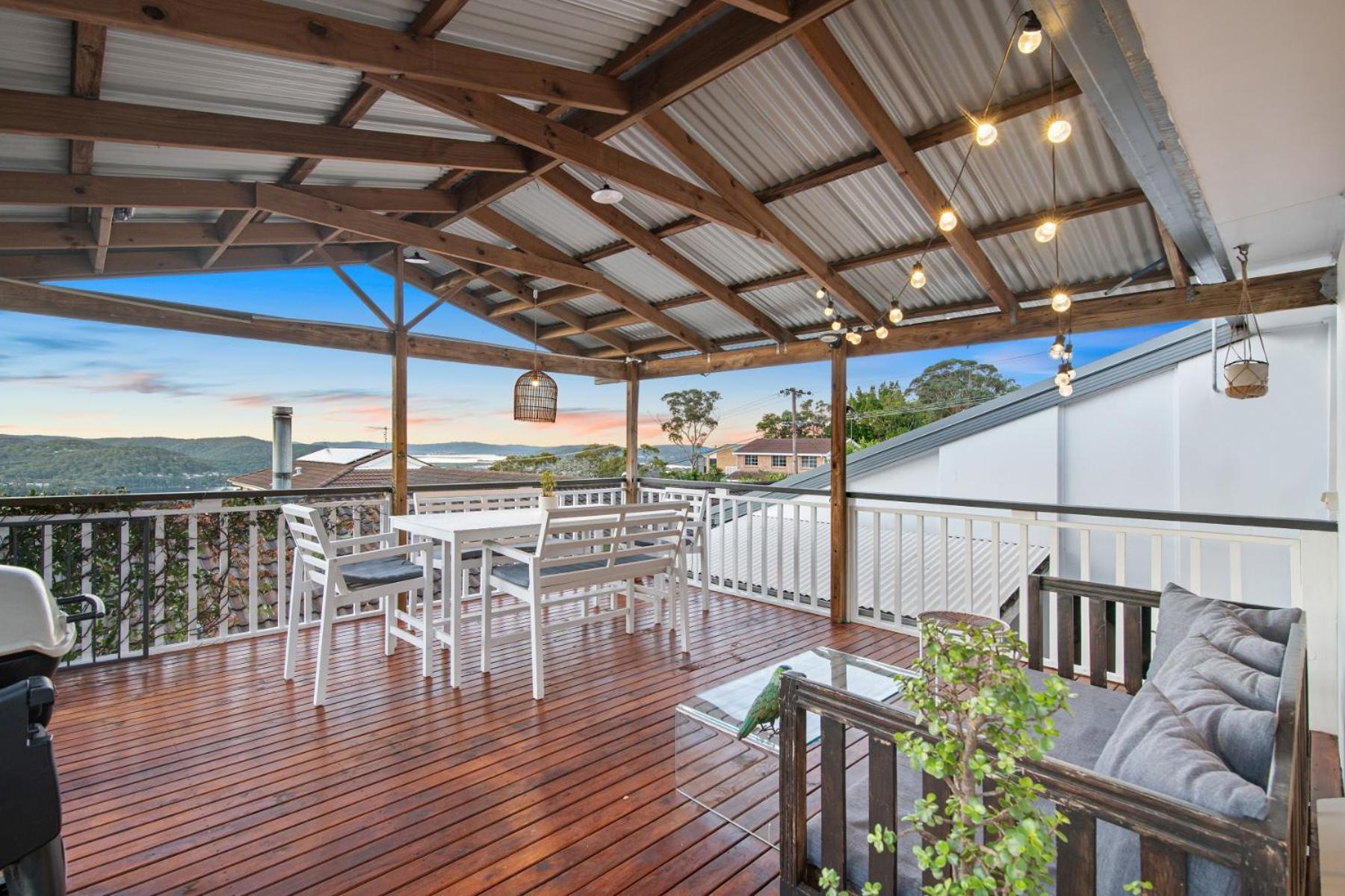 Central Coast Getaway 4B Family Holiday Home