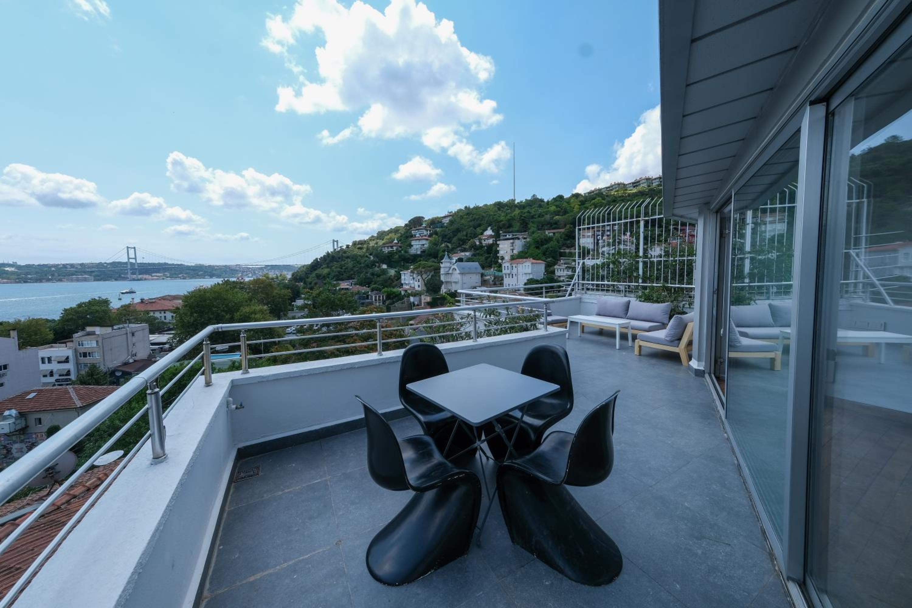 Maison Détroit Iconic 3Br Triplex with GREAT Views