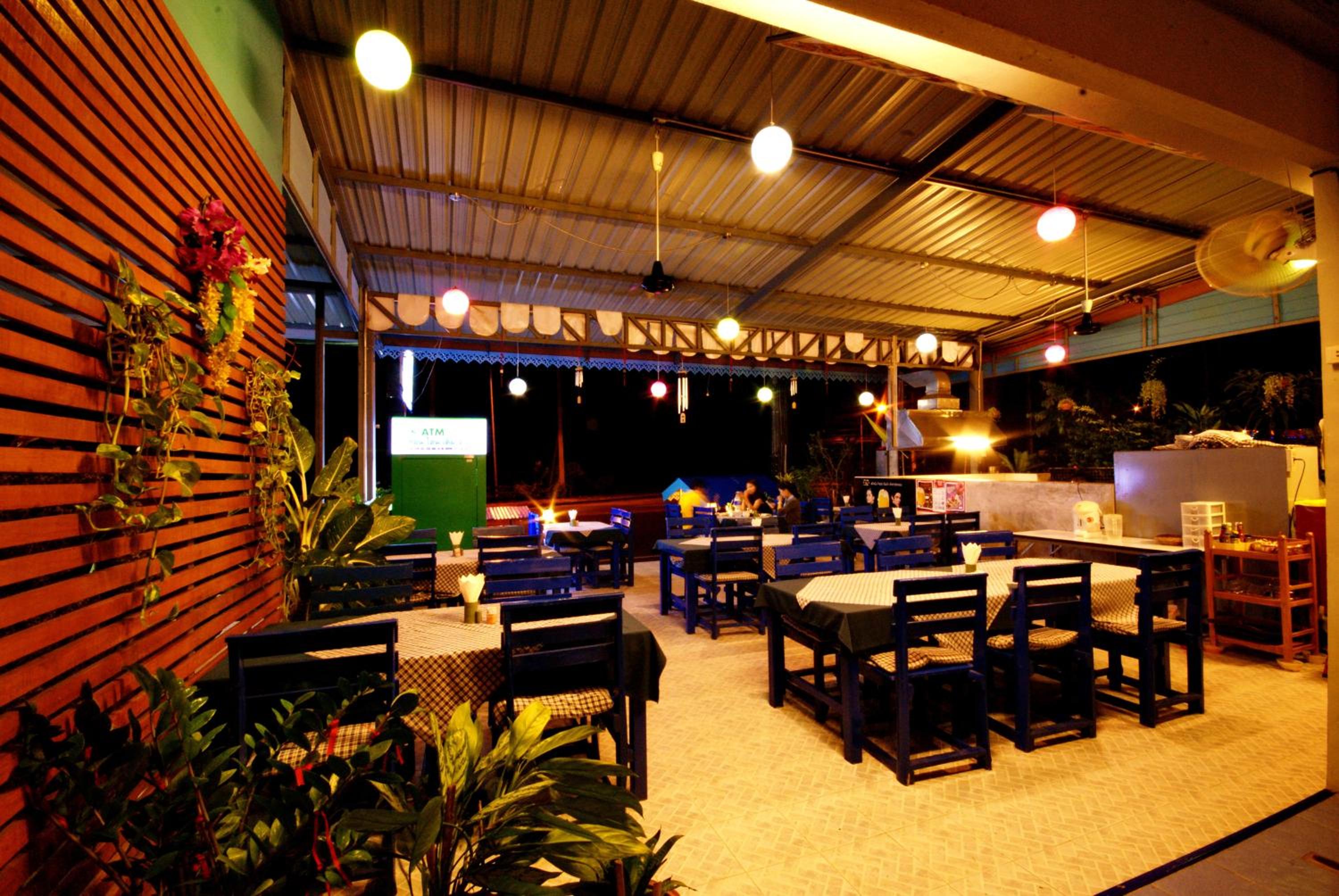 Seabox Khaolak Hostel