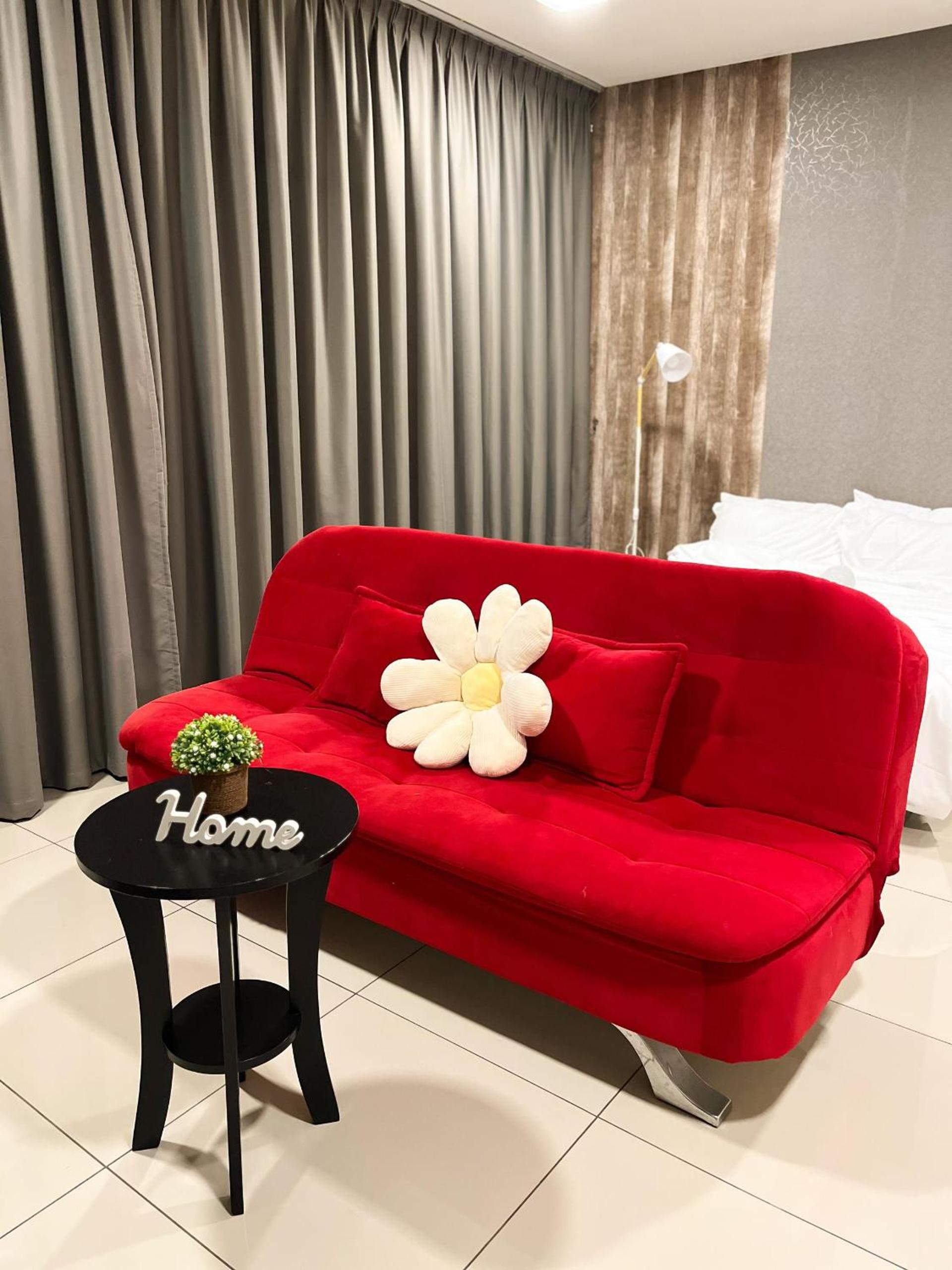 Comfy Studio Trefoil