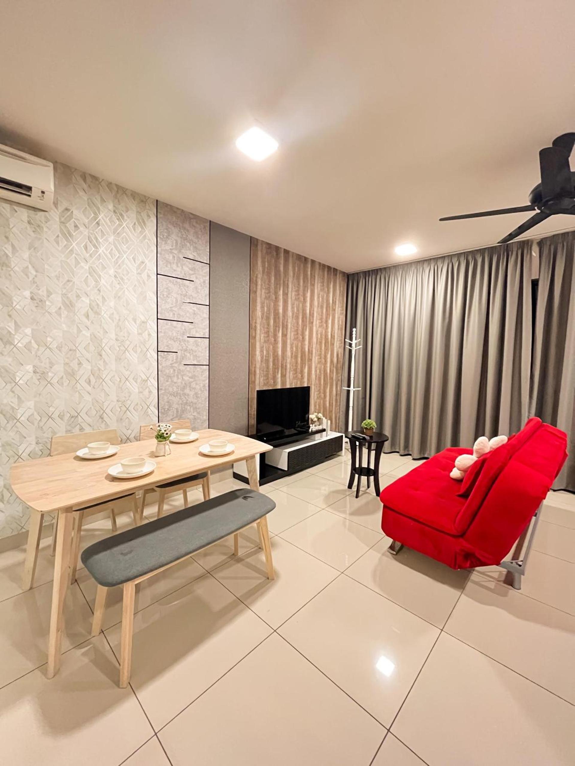 Comfy Studio Trefoil