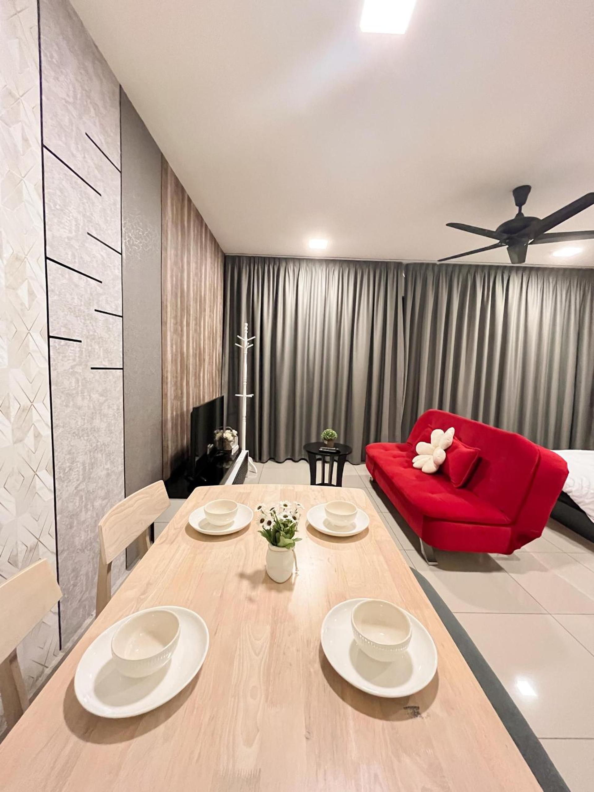 Comfy Studio Trefoil
