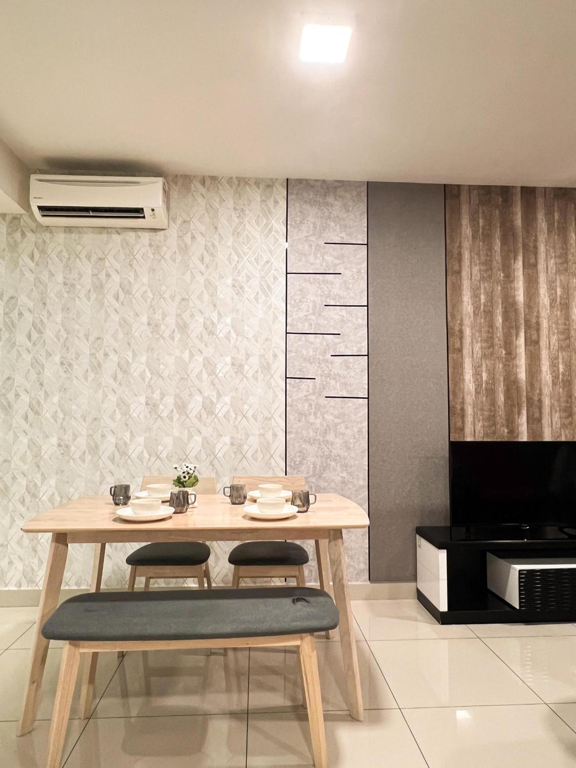 Comfy Studio Trefoil
