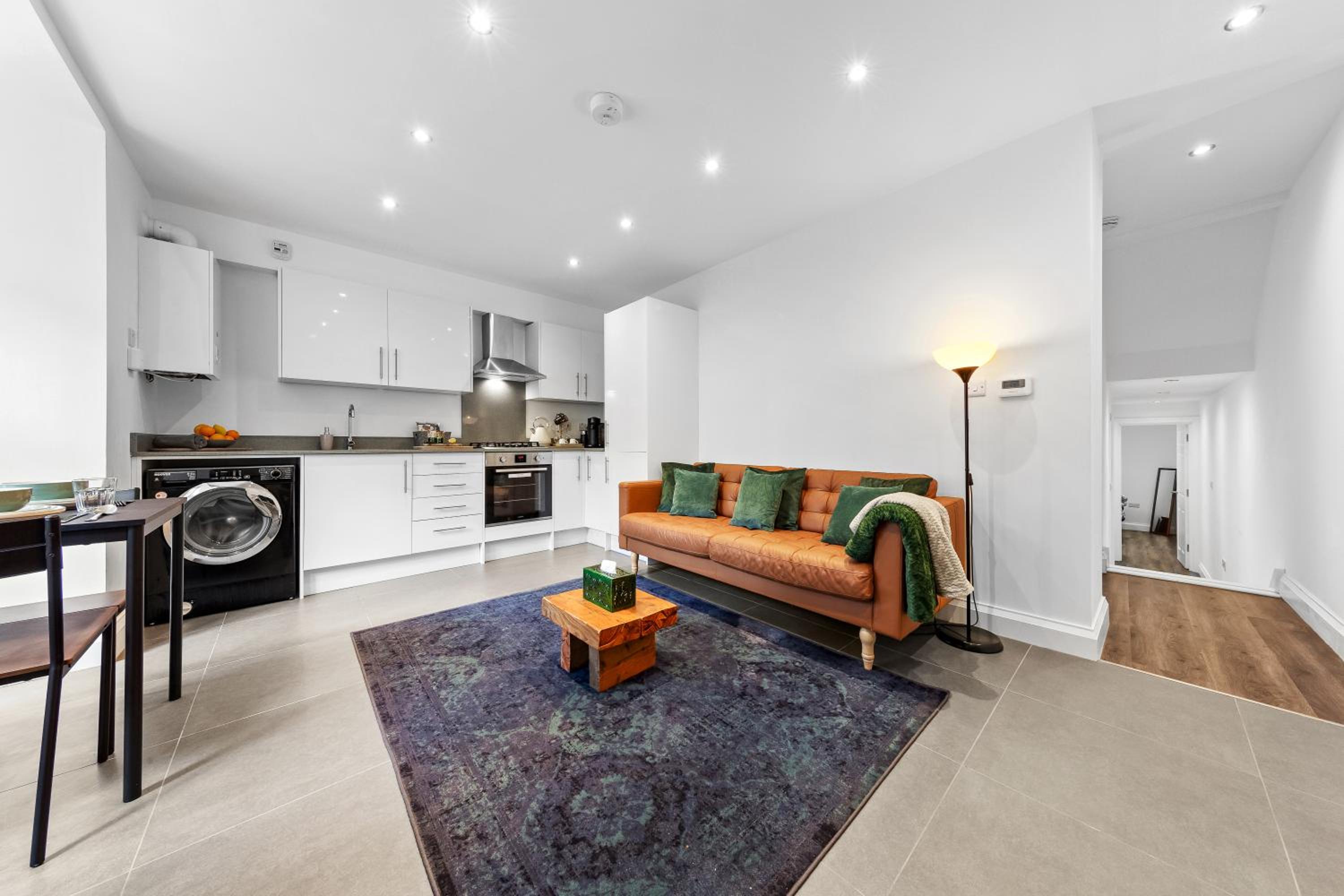 Modern Basement Apartment Stoke Newington London, close to transport