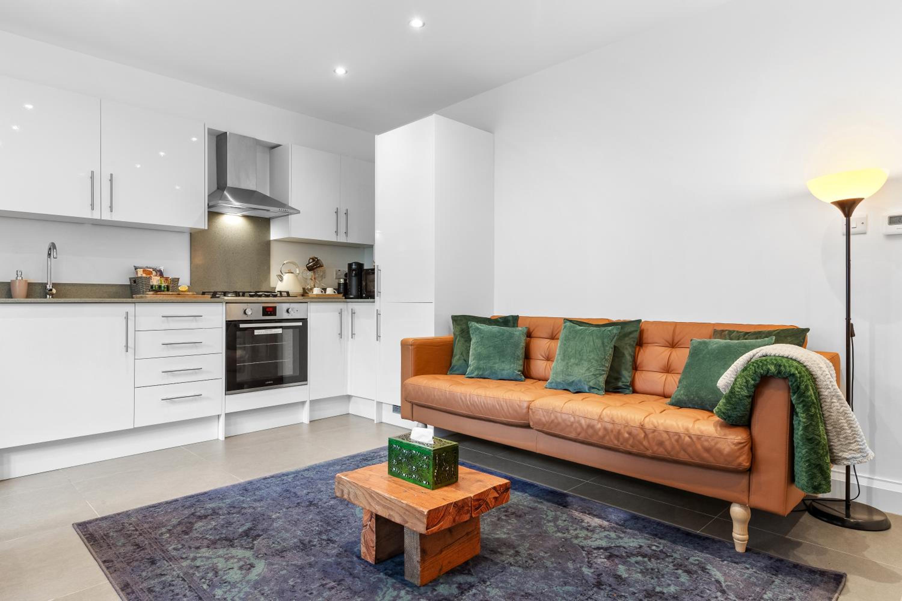 Modern Basement Apartment Stoke Newington London, close to transport