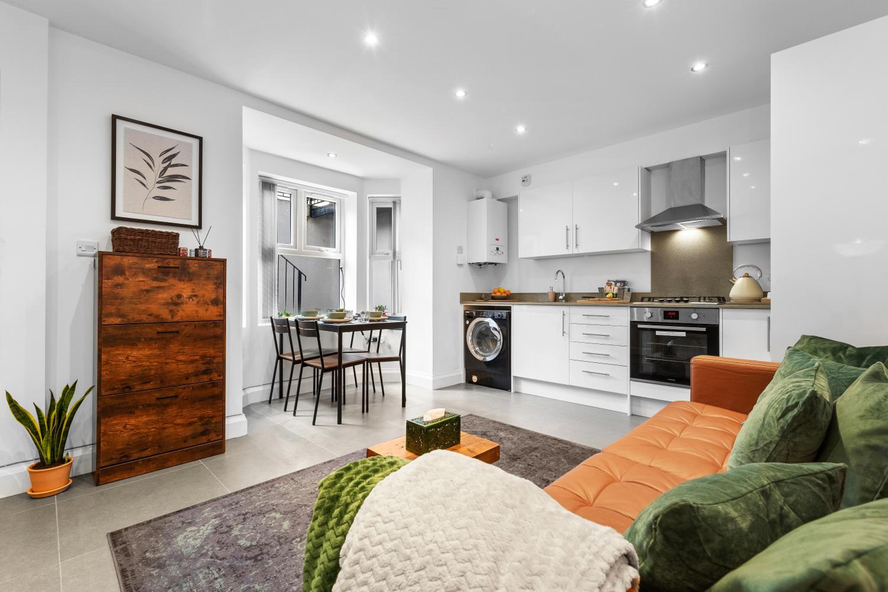 Modern Basement Apartment Stoke Newington London, close to transport