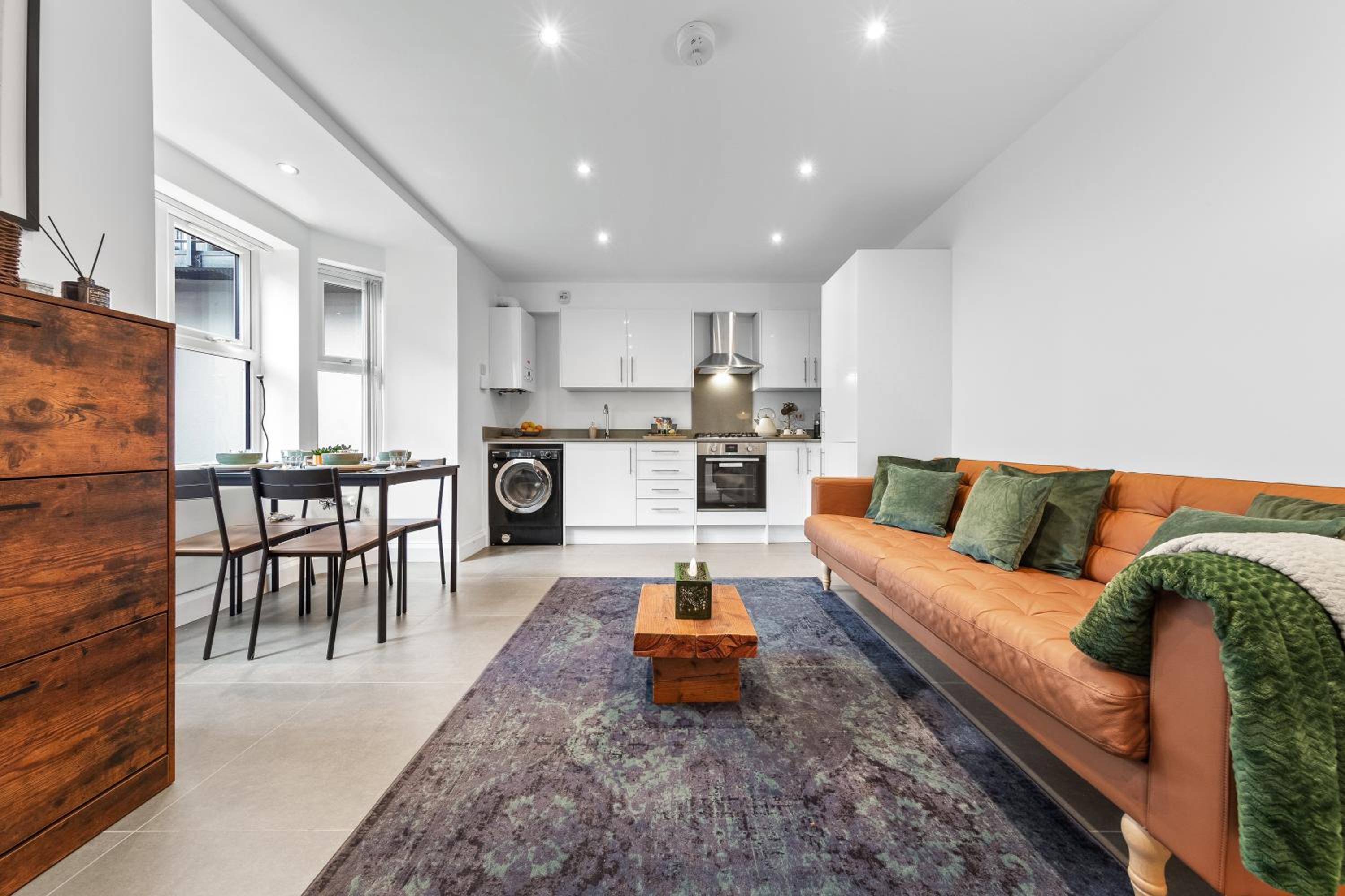 Modern Basement Apartment Stoke Newington London, close to transport