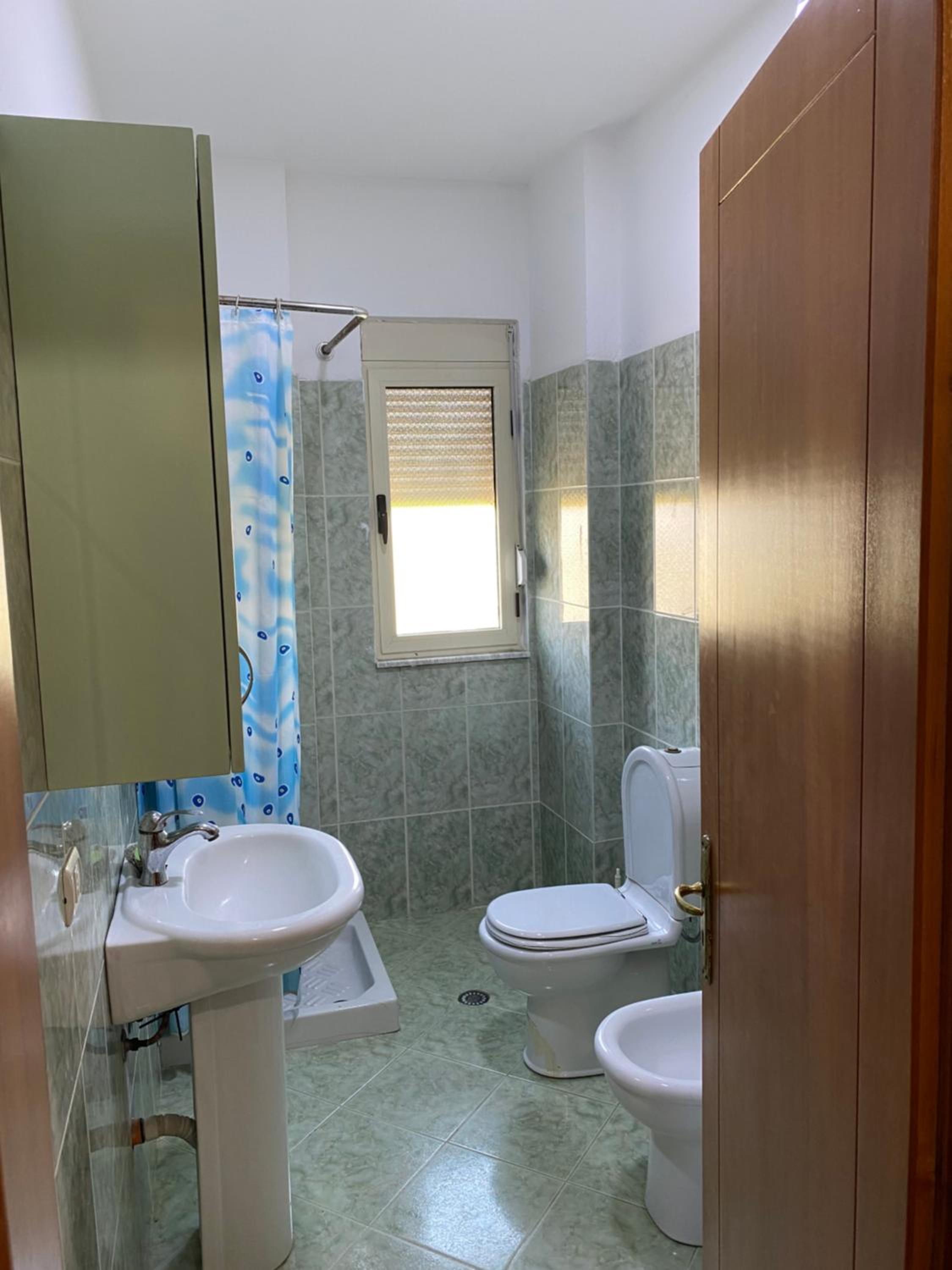 Comfy One-bedroom Flat in Golem, 1BR, 2 Sofas
