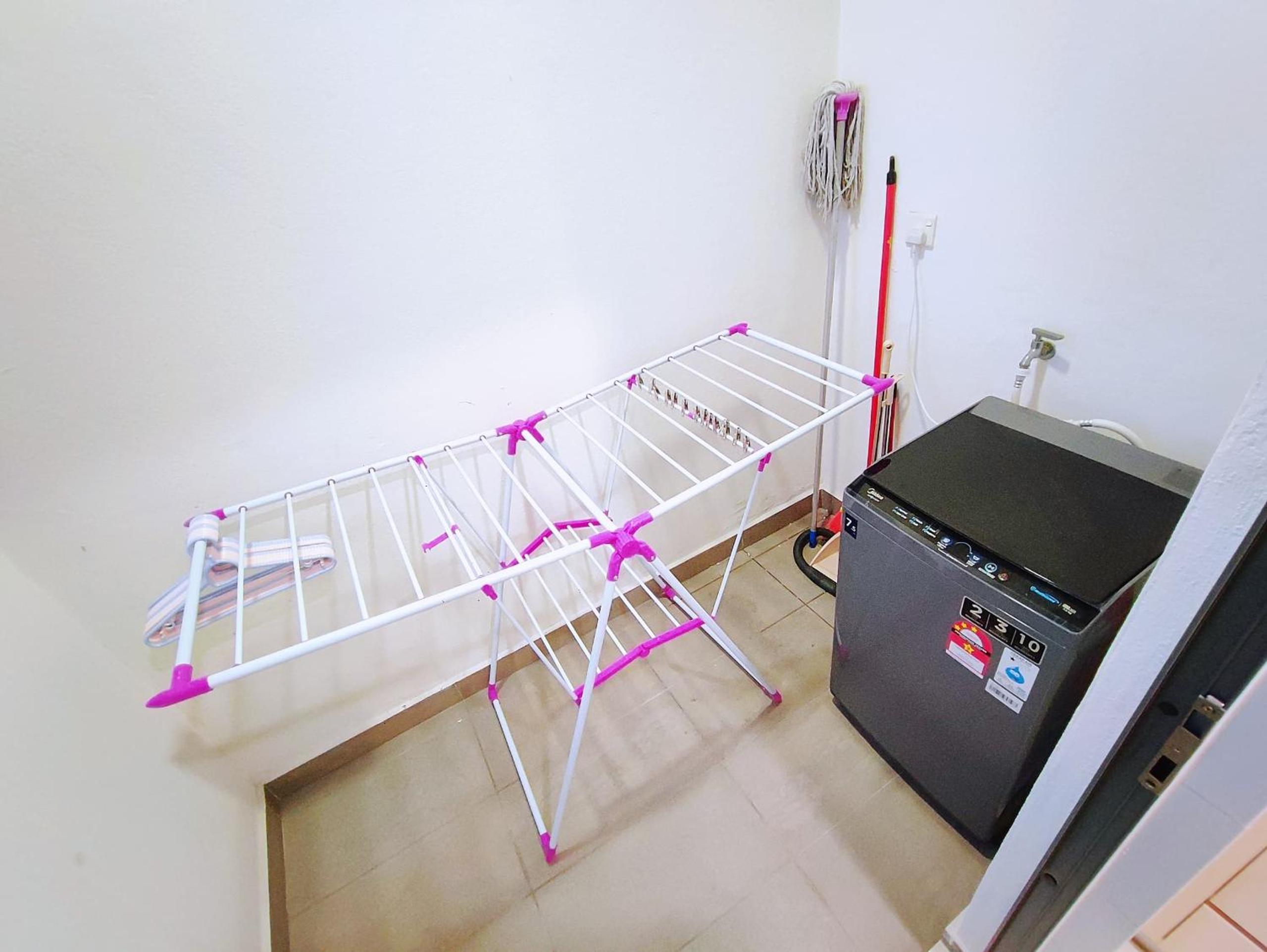 Near Mid valley old Klang Rd Kuala Lumpur 12pax