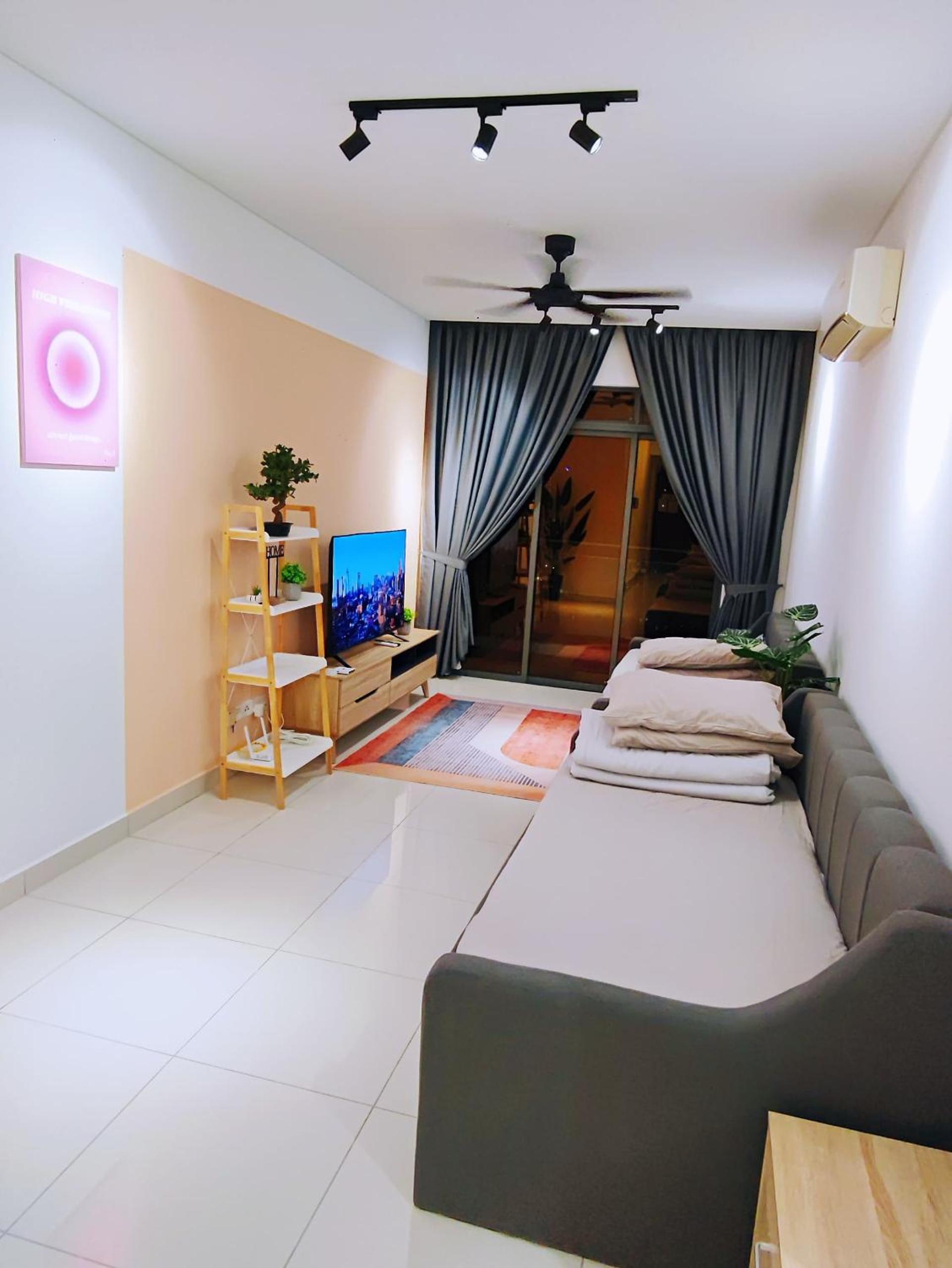 Near Mid valley old Klang Rd Kuala Lumpur 12pax