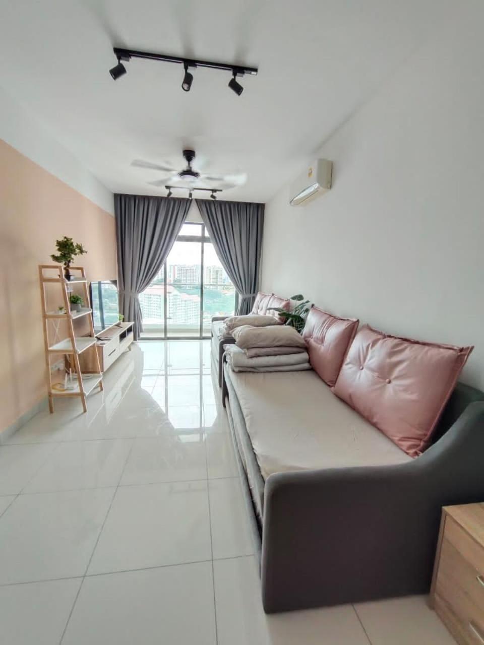 Near Mid valley old Klang Rd Kuala Lumpur 12pax