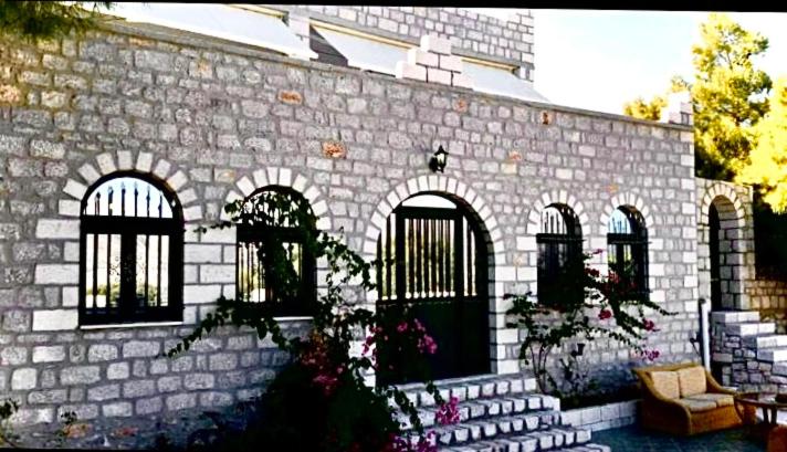Terra Mani stone rental apartments