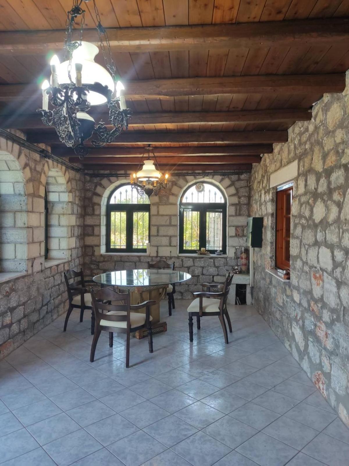 Terra Mani stone rental apartments