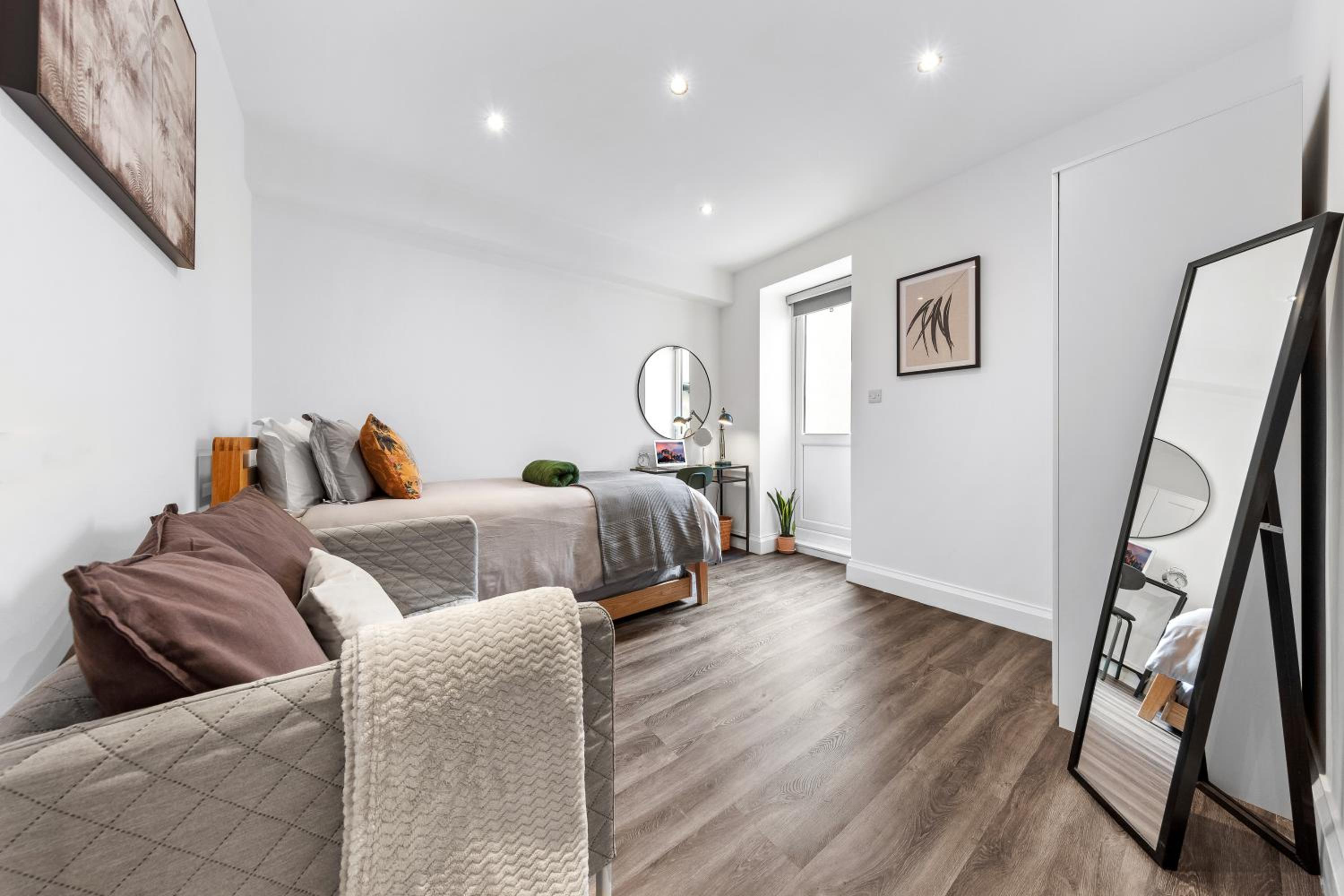 Modern Basement Apartment Stoke Newington London, close to transport