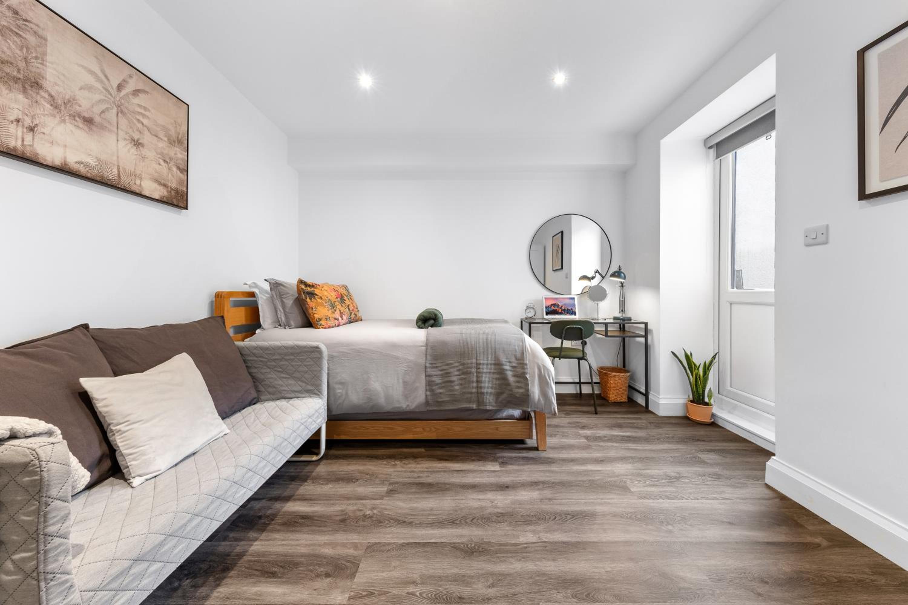 Modern Basement Apartment Stoke Newington London, close to transport