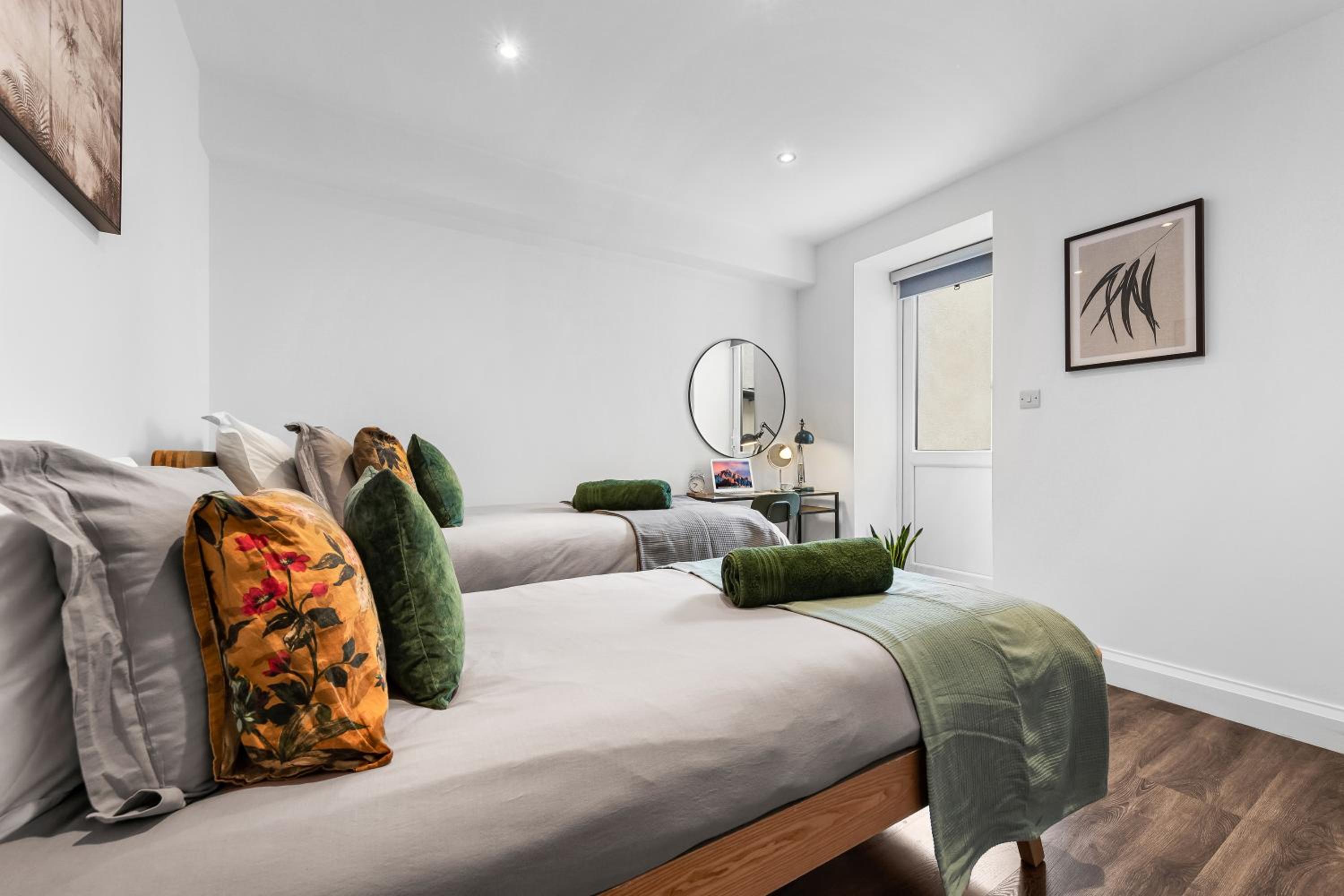 Modern Basement Apartment Stoke Newington London, close to transport