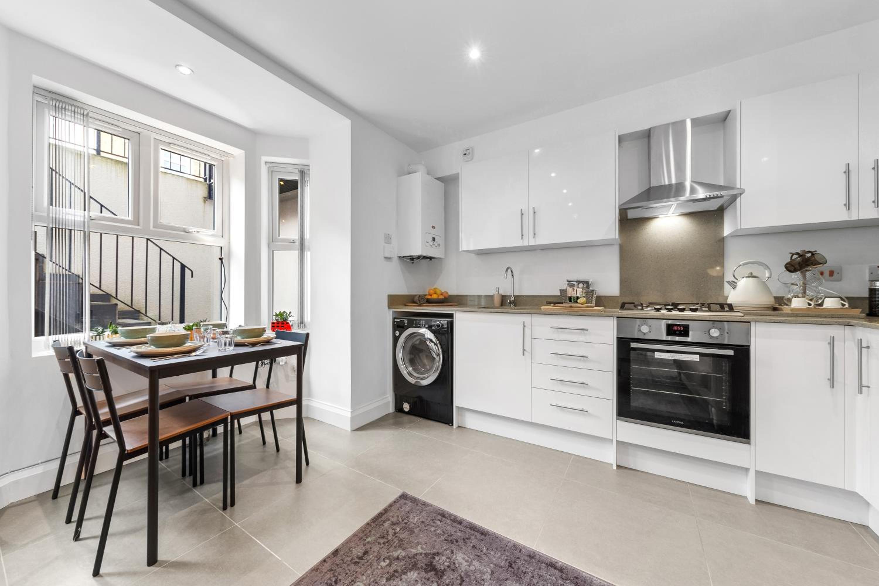 Modern Basement Apartment Stoke Newington London, close to transport