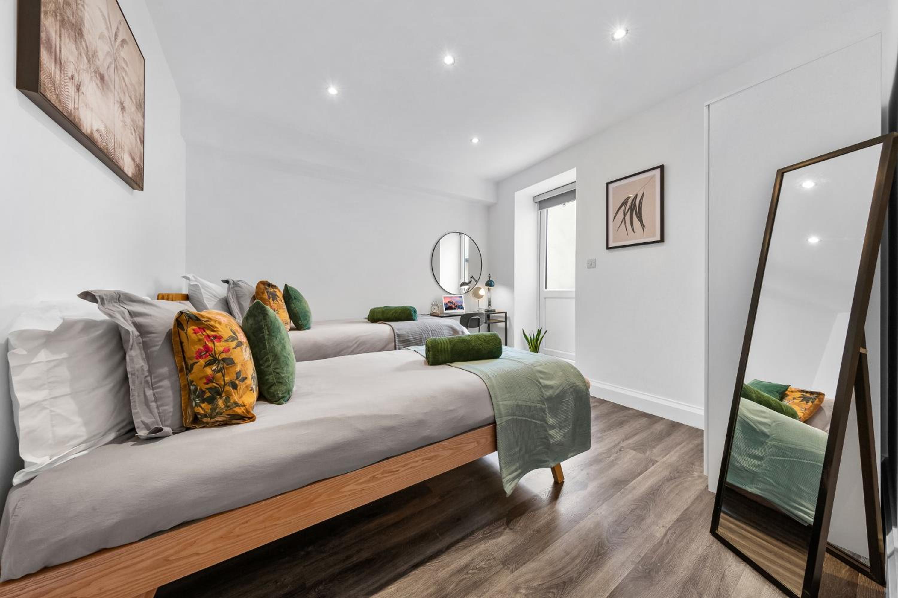 Modern Basement Apartment Stoke Newington London, close to transport