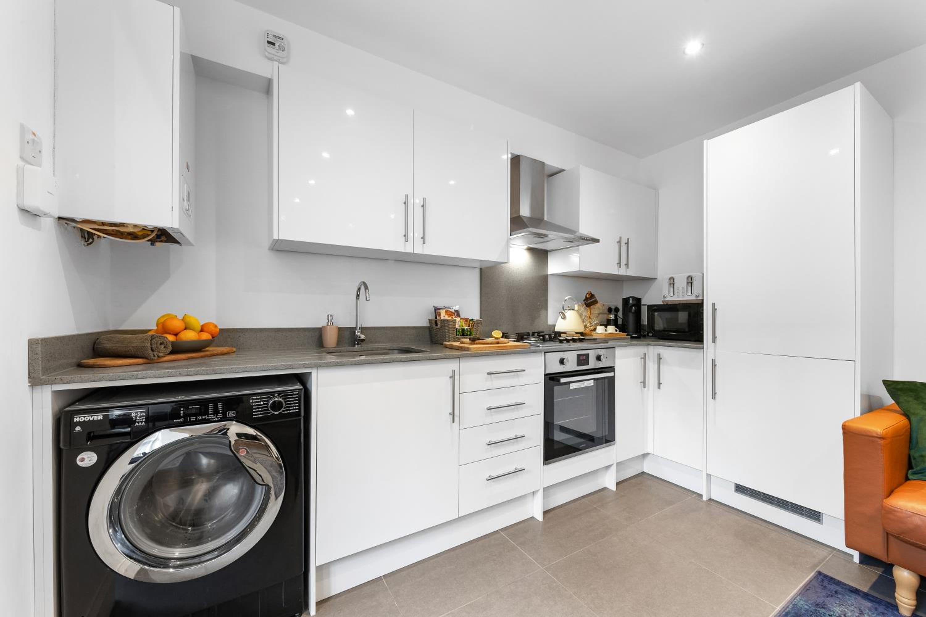 Modern Basement Apartment Stoke Newington London, close to transport