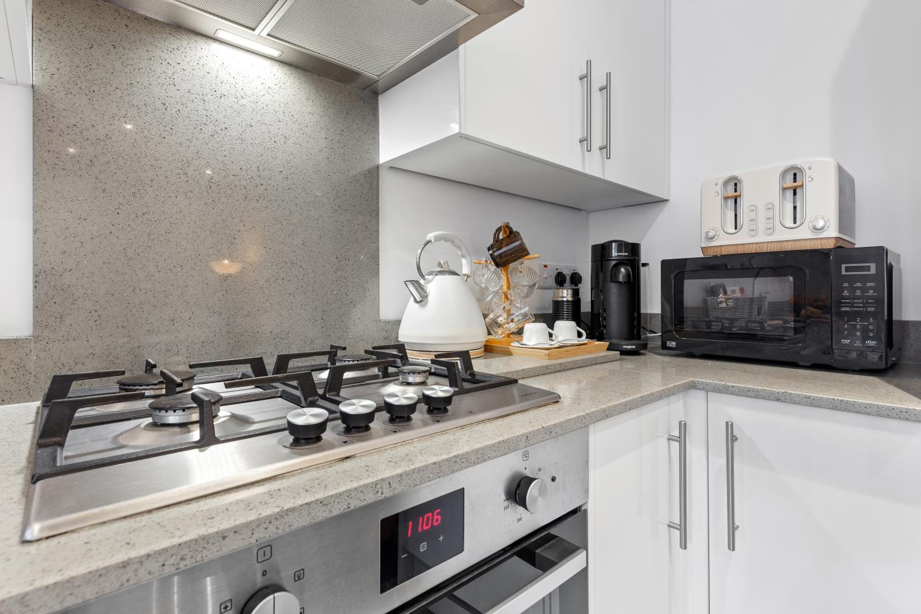 Modern Basement Apartment Stoke Newington London, close to transport