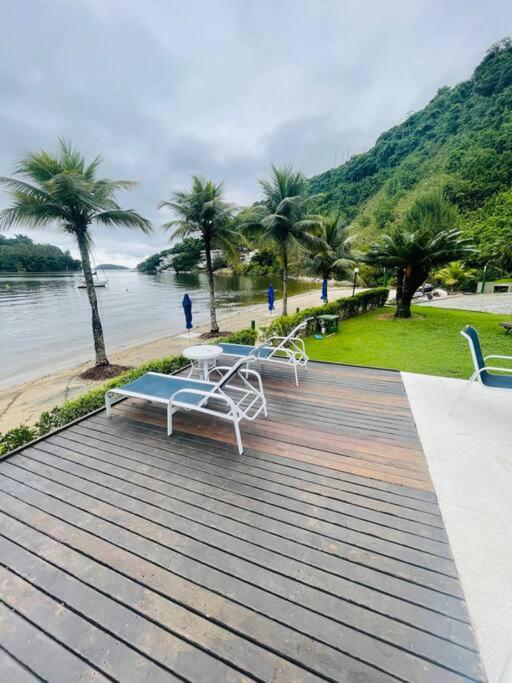 Casa 3 qtos beira mar praia exclusiva e piscina
