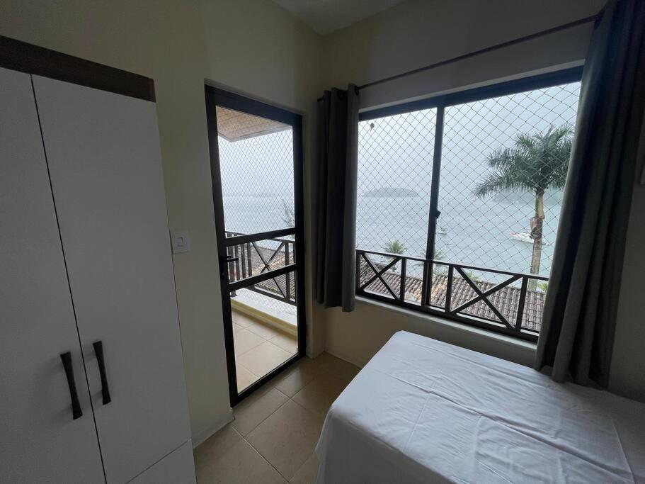 Casa 3 qtos beira mar praia exclusiva e piscina