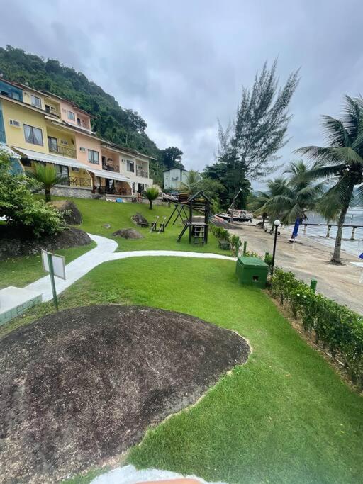 Casa 3 qtos beira mar praia exclusiva e piscina
