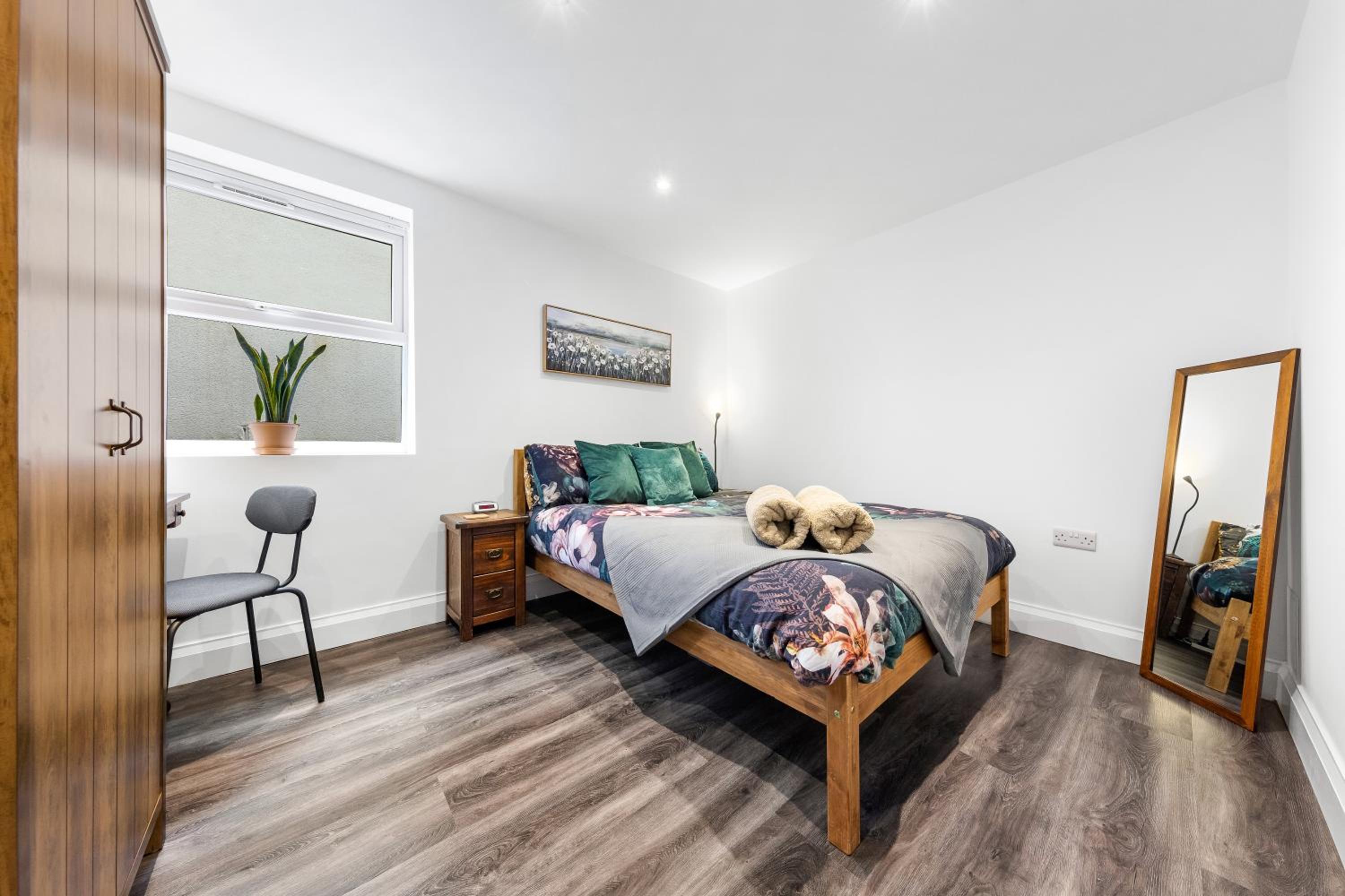 Modern Basement Apartment Stoke Newington London, close to transport